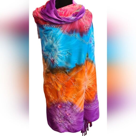 Hand-Made Wrap or Shawl Embroidered Sequined Tie-Dyed Fringe  45" x 65" - Picture 9 of 15